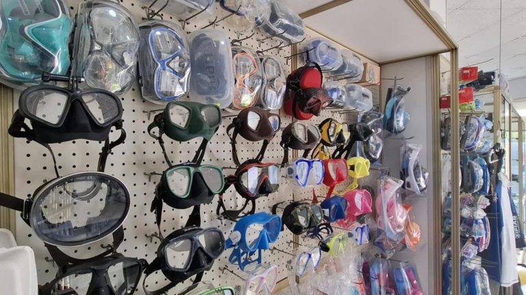 Eracleous-Pidias diving mask